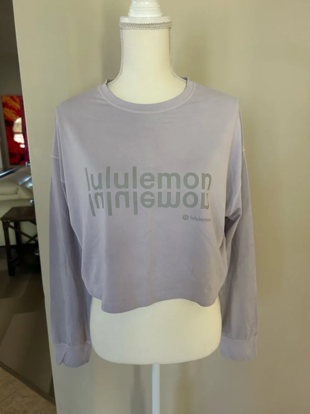 Lululemon Lightweight Long Sleeve Cropped Top - Picture 2 of 10
